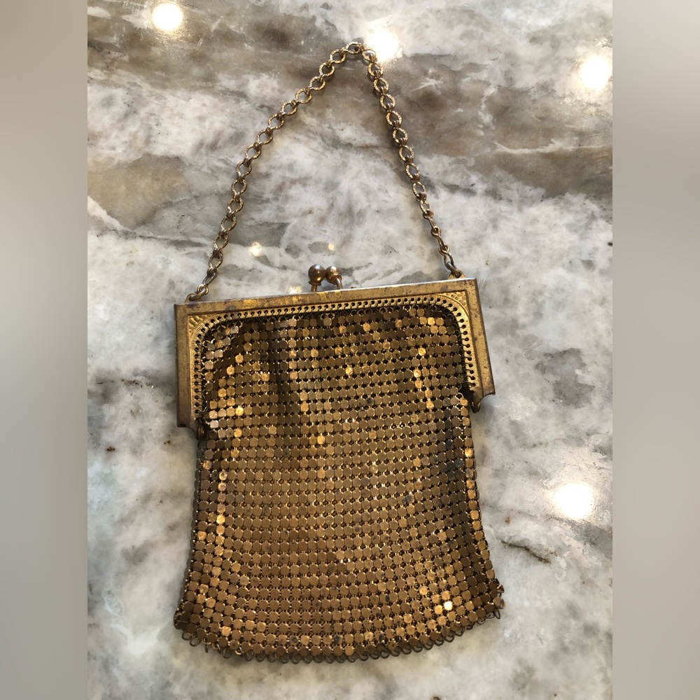 Vintage gold mesh handbag coin purse minaudiere